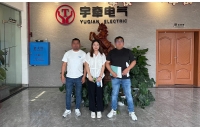 海外客戶來廠采購遠程遙控型5噸湘潭鋰電池電機車