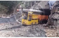 蓄電池電機車的防爆電源要進行哪些檢查？