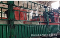 鐵礦客戶采購的5噸湘潭鋰電池電機車裝車發(fā)貨